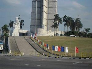 Reluciente la Plaza para este Primero de Mayo Reluciente la Plaza para este Primero de Mayo